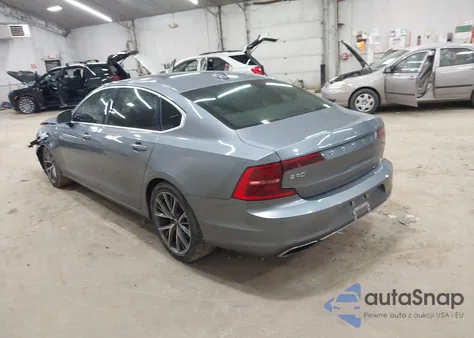 2018 Volvo S90 T6 Momentum from USA, damaged, VIN LVY992MK4JP004803